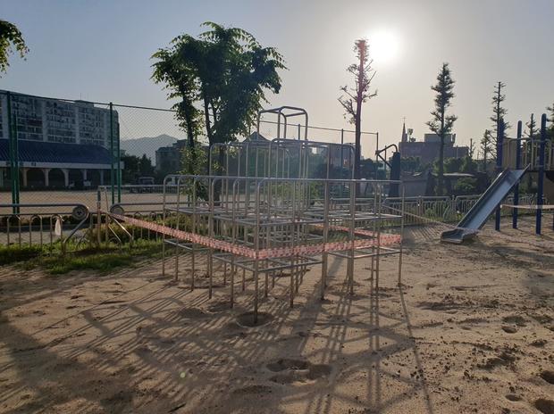 목포시중학교 운동장 잡초 제거, 전국산업안전으로 안전하고 건강한 공간 만들어봐요!