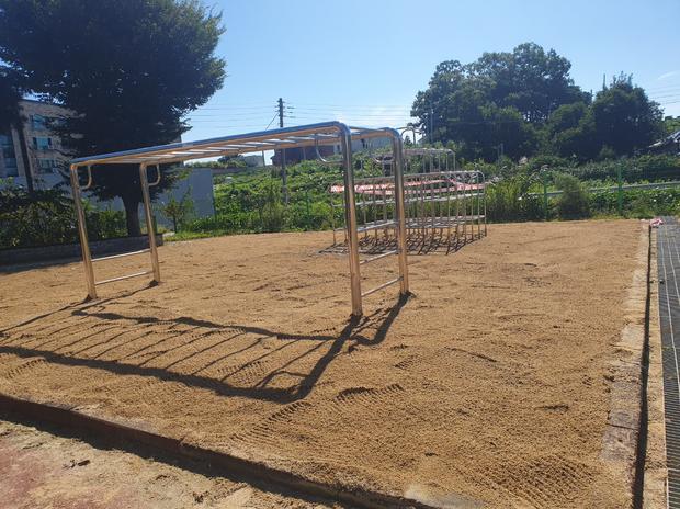 용당2동중학교 운동장 소금살포: 전문 시공으로 안전하고 오래도록 유지하세요! 관련 이미지