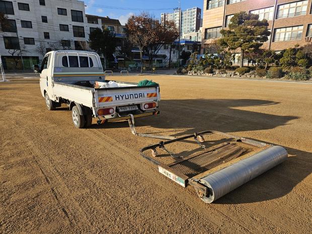 운동장 모래보충, 학교 운영에 대한 신뢰할 수 있는 전국산업안전 선택!