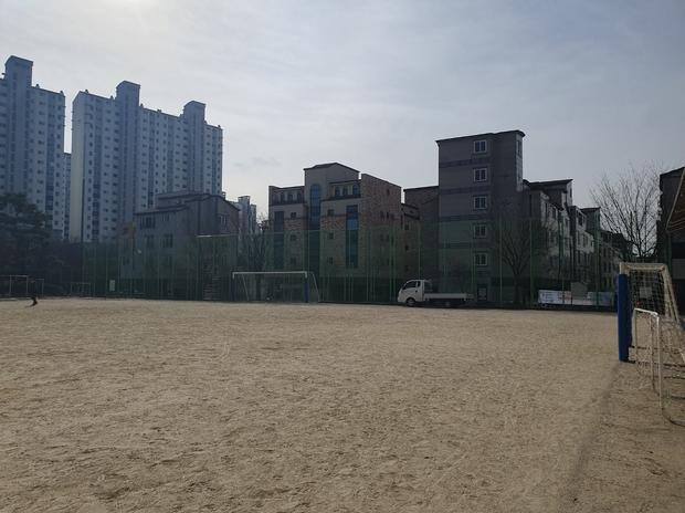 옥암동고등학교 운동장 모래 보충 | 전국산업안전, 학교 시설 최적화!