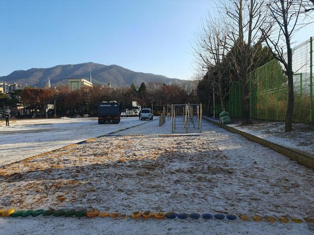 학교 운동장 안전, 소라면 어린이집처럼! 전국산업안전으로  믿음직한 시공 관련 이미지