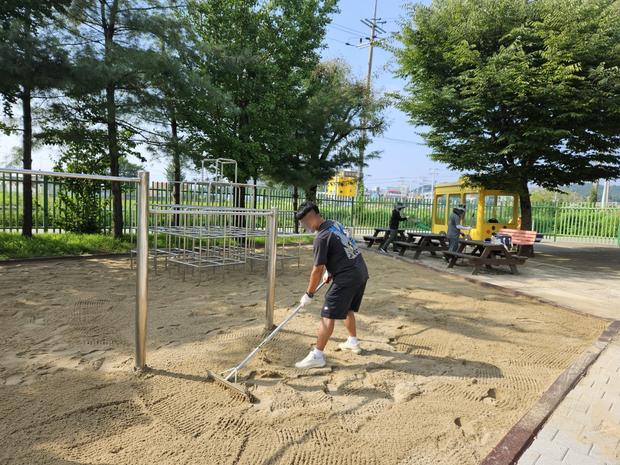 학교 운동장 모래보충, 전국산업안전으로 안전한 놀이터 만들어요!