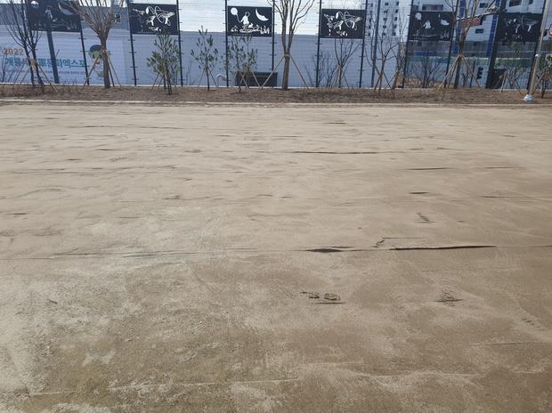 월호동유치원 운동장 잡초 제거, 전국산업안전으로 깨끗하게! 관련 이미지