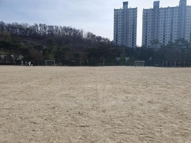 만덕동병설유치원 운동장 모래 보충 | 전문 시공으로 안전하고 오랫동안 즐거움을 선사하세요!