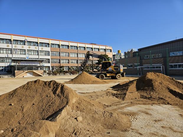 쌍봉동고등학교 운동장 소금 살포 전문 업체, 안전으로 건강한 활동 보장!