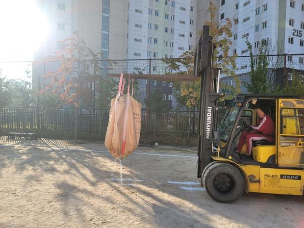학교 운동장 잡초 제거, 전문 시공으로 안전하고 효율적인 관리!