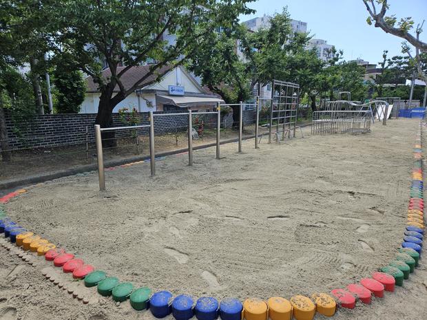 삼일동고등학교 운동장 잡초 제거: 전문가로부터 안전한 실력!