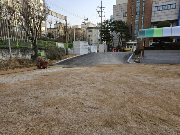 학교 운동장 모래보충, 전국산업안전으로 안전하고 믿음직스러운 시공!