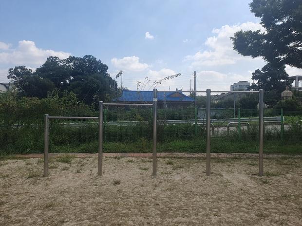 승주읍중학교 운동장 잡초 제거, 전국산업안전으로  ✅ 안전하고 깨끗하게! 관련 이미지