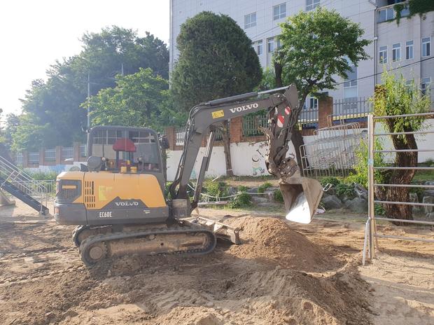 학교 운동장 모래보충, 전문 시공으로 안전하고 장시간 사용하세요! 관련 이미지