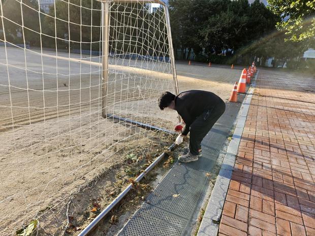 학교 운동장 잡초 제거 전문, 안전 & 효과 높은 황전면 유치원  !
