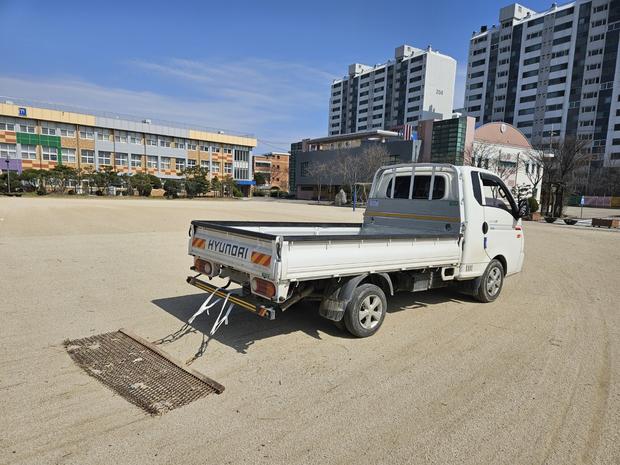 월등면고등학교 운동장 모래보충! ? 전국산업안전, 안정적인 스포츠를 위한 필수!