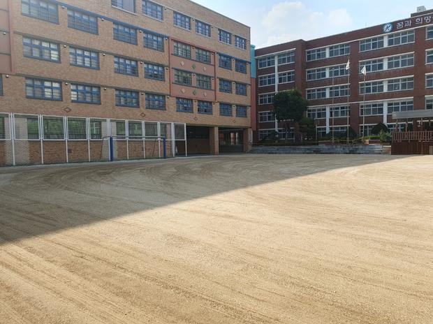 송광면중학교 운동장 관리, 전국산업안전으로 안전하고 쾌적한 활용!