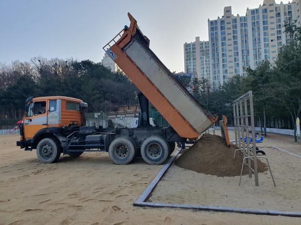 상사면 어린이집 운동장 관리, 안전 & 효율성 극대화! 전문 시공으로 최고 수준! 관련 이미지