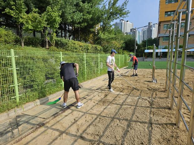 학교 운동장, 안전하게 지켜봐야! 전국산업안전으로 건설부터 유지보수까지