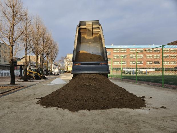 동강면초등학교 운동장 관리: 전문 시공으로 안전과 품질 최상!