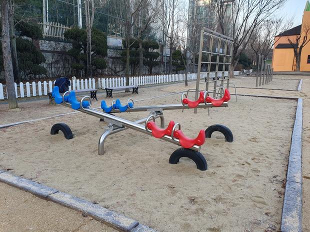 봉황면고등학교 운동장 관리, 안전과 최적화는 전국산업안전!