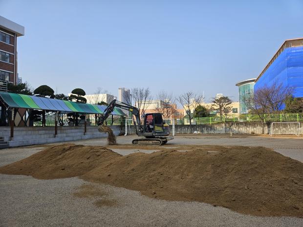 옥룡면고등학교 운동장 안전 공사, 전문가 믿는다! 관련 이미지