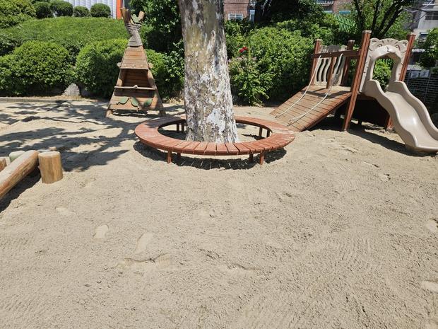 진월면초등학교운동장, 튼튼하고 안전하게 관리하기: 전문 시공으로 걱정 끝! 관련 이미지