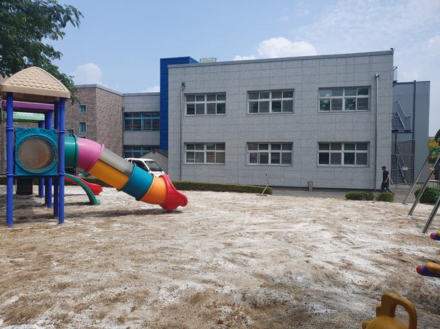 학교 운동장 모래보충, 안전도까지! 전문 시공으로 걱정 끝! 관련 이미지