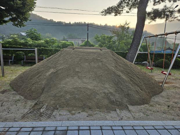 창평면병설유치원운동장잡초제거: 안전하고 신뢰할 수 있는 전국산업안전 꼼꼼하게! 관련 이미지