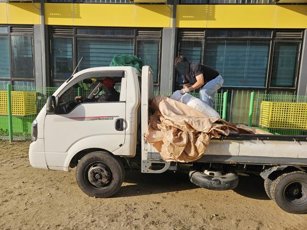 오곡면유치원 운동장 관리, 안전 꼼꼼하게! 전문 시공으로 깨끗하고 건강한 놀이터 만들기 관련 이미지