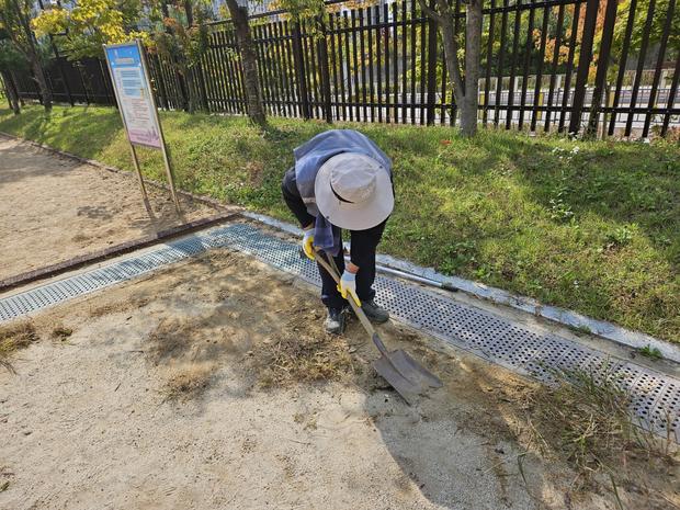 구례읍초등학교 운동장 모래보충: 전문 시공으로 안전하고 튼튼한 놀이터 만들기! 관련 이미지