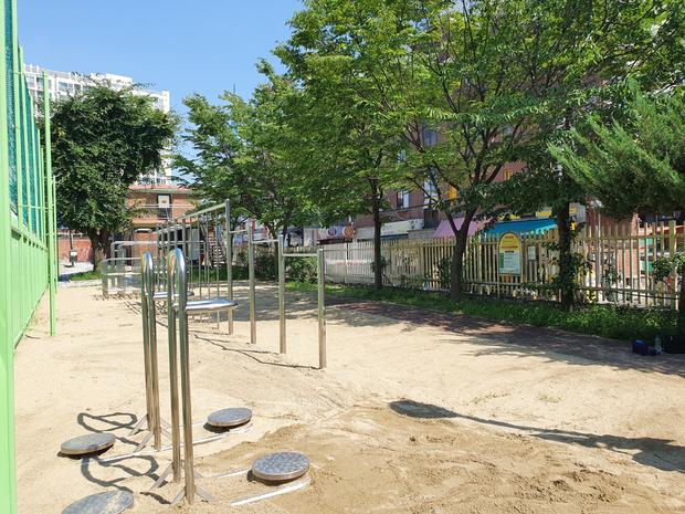 산동면 어린이집 운동장 모래보충: 전문 시공으로 안전하고 장시간 사용 가능하도록!