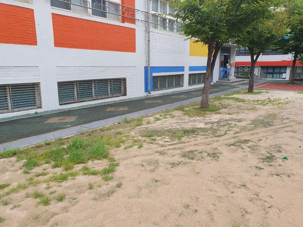 학교 운동장 모래보충, 전문 시공으로 안전하고 깨끗한 놀이터 만들어요!