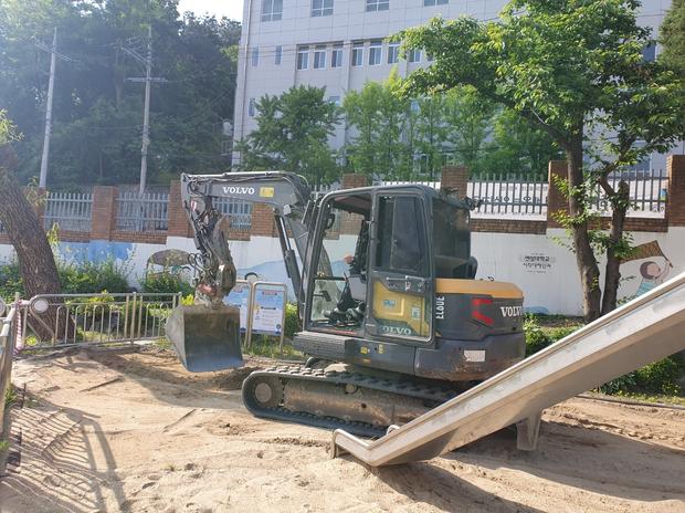 웅치면중학교 운동장 안전, 전국산업안전 100% 보장!