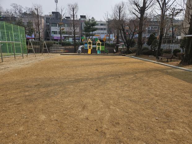 한천면유치원운동장 잡초 제거, 전국산업안전으로 안정적인 운동 공간 만들어보세요!