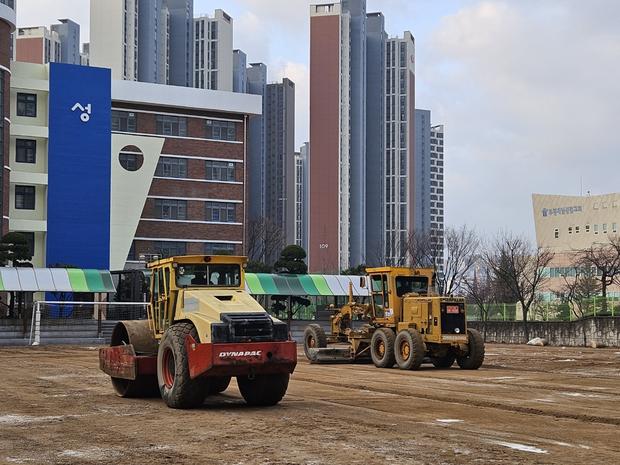 이양면중학교 운동장 소금살포: 전문 시공으로 안전하고 장점 만끽하세요!