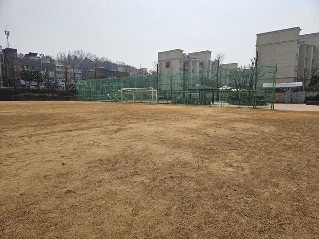 이양면중학교 운동장 잡초 제거, 전국산업안전으로 최상의 퀄리티를 위한 안전한 방법!