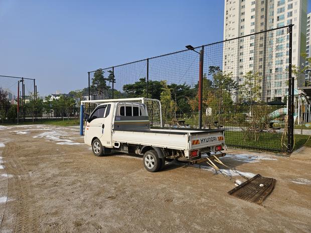 동복면고등학교 운동장 잡초 제거, 전문 시공으로 안전하고 깨끗한 장비를 만드세요! 관련 이미지