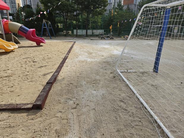 학교 운동장 모래보충, 전국산업안전으로 안전하게 놀이를! 관련 이미지