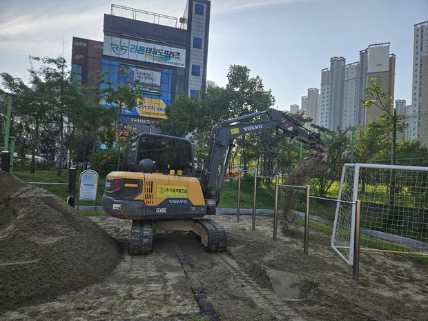 용산면유치원운동장 깨끗하고 안전하게? 전문 시공,  안전사고 예방!