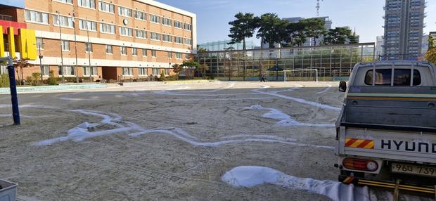 송지면초등학교 운동장 모래보충, 전국산업안전으로 안전하고 쾌적한 공간 만드세요!