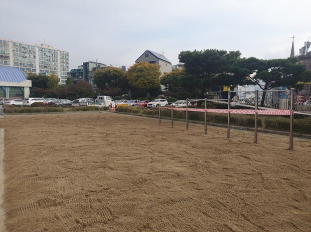 계곡면중학교 운동장 소금 살포 - 전문 시공으로 안전과 품질 최우선! 관련 이미지