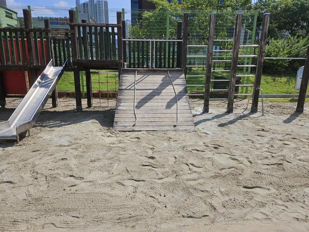 소안면고등학교 운동장 관리: 전국산업안전을 위한 안정적인 즐거움!