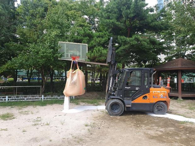 학교 운동장 모래보충, 전국산업안전으로  **최상품 퀄리티 확보!**