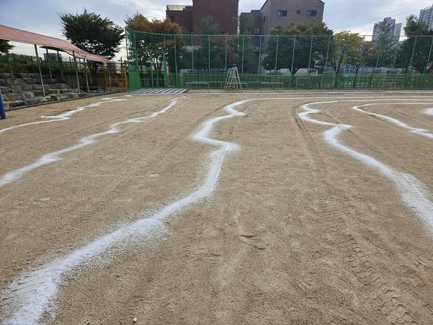 무주군 초등학교 운동장 잡초 관리, 케이스터디움으로 완벽한 결과를!