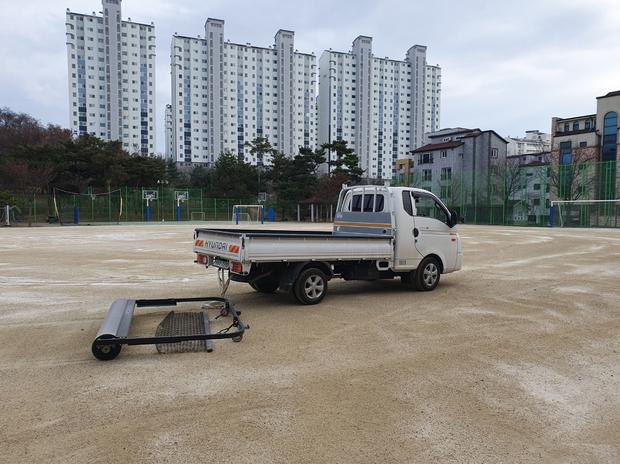 과천고등학교 운동장 그라인딩, 탁월한 전문 시공으로 최상의 레벨까지!