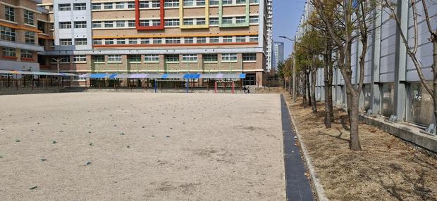 가평중학교 운동장 다짐작업, 케이스터디움 혁신적인 전문 서비스로 안전하고 고품질 운영!