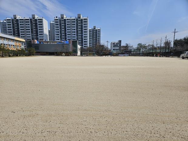 가평중학교 운동장 재설,  전문 케이스터디움으로 완벽한 결과 만들어 드립니다! 관련 이미지
