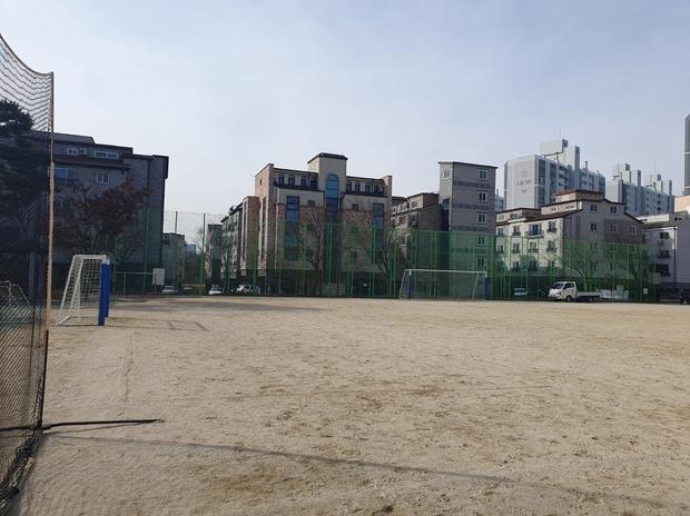 광명중학교운동장잔디제거, 전문 시공으로 깨끗하고 건강한 운동장 만들기!