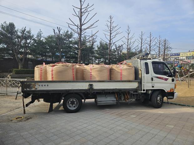 광명어린이집 운동장마사토보충, 학교 시설관리 전문 케이스터디움으로 안전하고 오래도록!