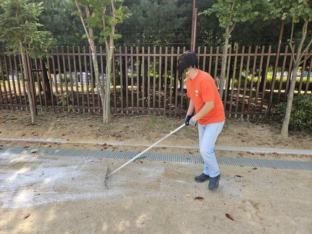 광주초등학교 운동장 마사토 충진 공사, 믿음직한 전문 업체로 완벽하게!