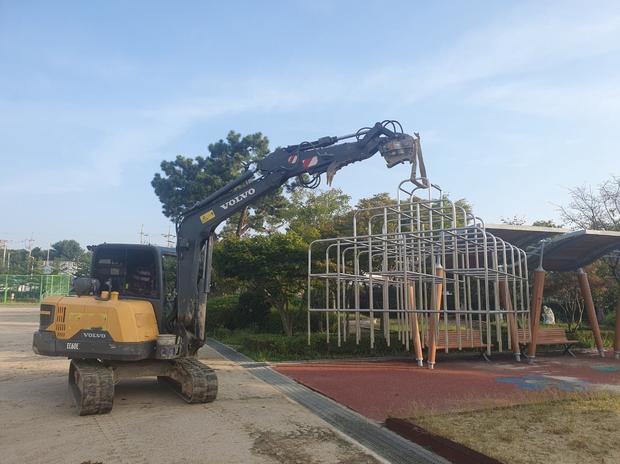 양구초등학교 운동장 롤러 작업, 케이스터디움으로 최고의 기술로 안전하고 신뢰할 수 있게! 관련 이미지