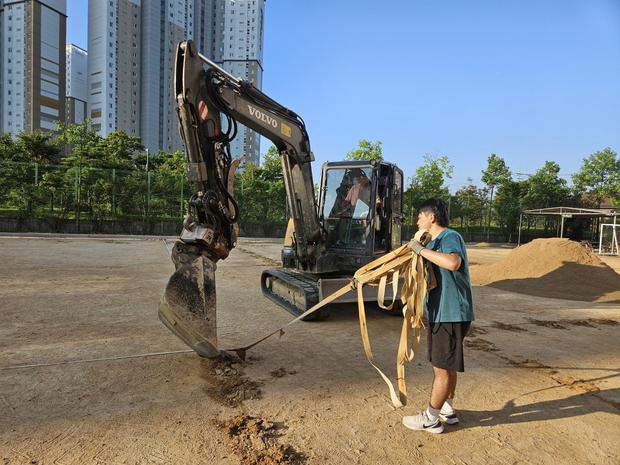 양양초등학교 운동장 잔돌 제거: 전문 케이스터디움, 안전하고 빠르게 완료!