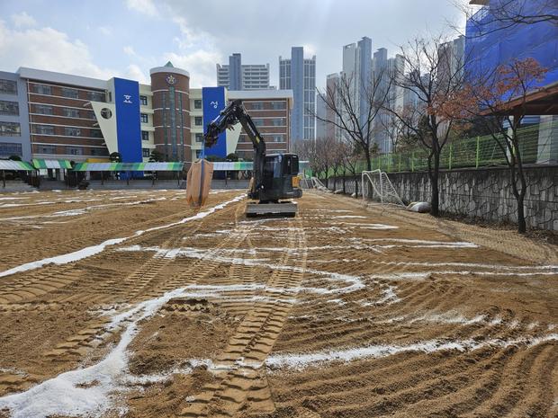 양양중학교 운동장 라인 포인트 제거: 전문가 케이스터디움으로 안전하고 장시간 사용할 ...